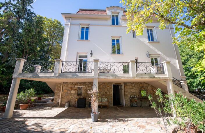 Maison bourgeoise de 430m² avec maison de gardien — photo 3