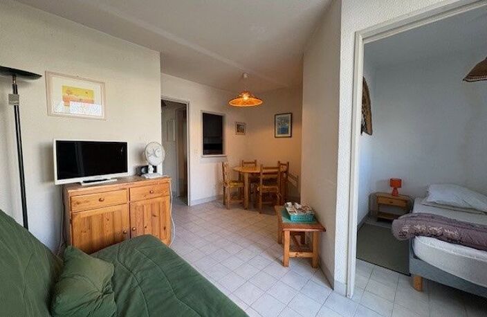Appartement À Vendre 2 pièces en rez-de-jardin Motte du Couchant — photo 3