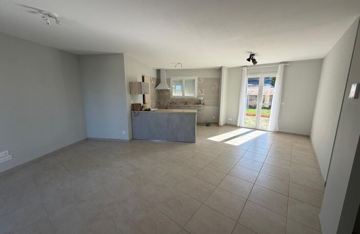 Maison À Vendre ST SIMON DE PELLOUAILLE — photo 2