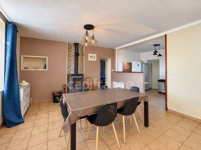 Maison à vendre 5 pièces LE THEIL (03) — photo du bien