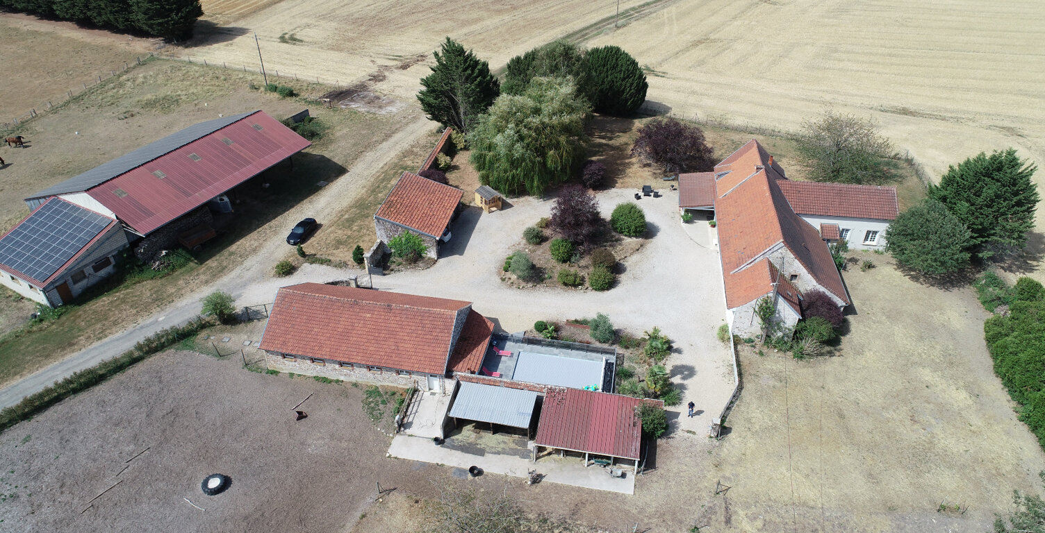 LE THOULT TROSNAY (51) à vendre superbe corps de ferme restauré sur un terrain clos de plus de 8600 m2 avec étang — photo 1