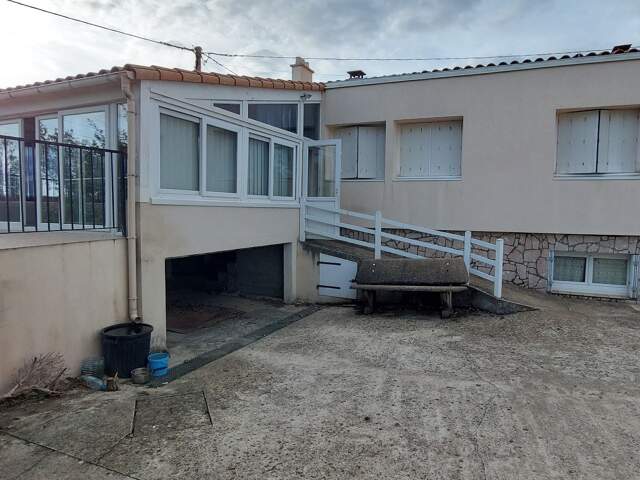 Maison à vendre 6 pièces CHANTONNAY (85) — photo du bien