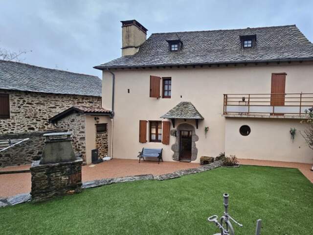 Maison de village de caractère avec 3 chambres terrasse et garage à St Constant - Fournoulès — photo du bien