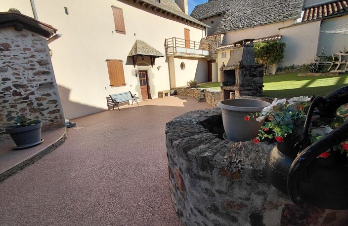 Maison de village de caractère avec 3 chambres terrasse et garage à St Constant - Fournoulès — photo 2