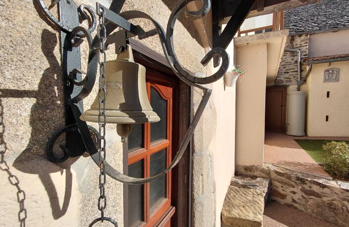 Maison de village de caractère avec 3 chambres terrasse et garage à St Constant - Fournoulès — photo 4