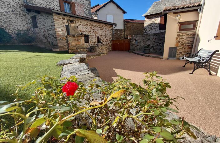 Maison de village de caractère avec 3 chambres terrasse et garage à St Constant - Fournoulès — photo 5