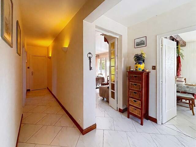 🏡 À VENDRE – Maison familiale de 198M² avec terrain de 1143 m² à Longueville, à 5 km de Granville et 3 km des plages — photo du bien