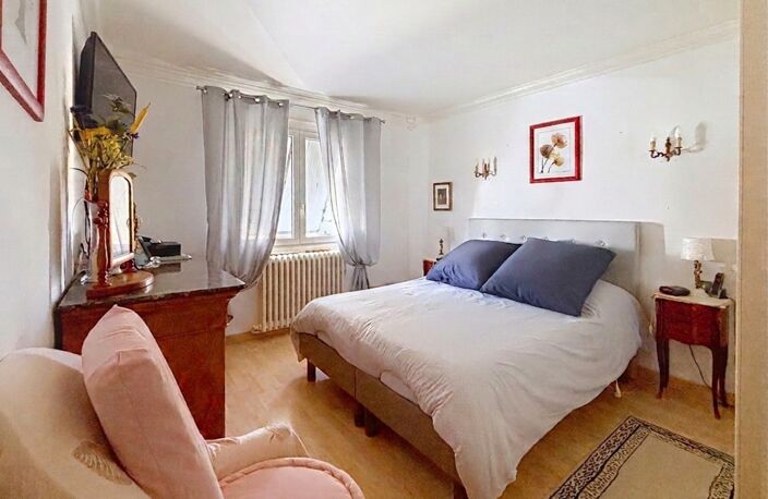   À VENDRE – Maison familiale de 198M² avec terrain de 1143 m² à Longueville, à 5 km de Granville et 3 km des plages — photo 4
