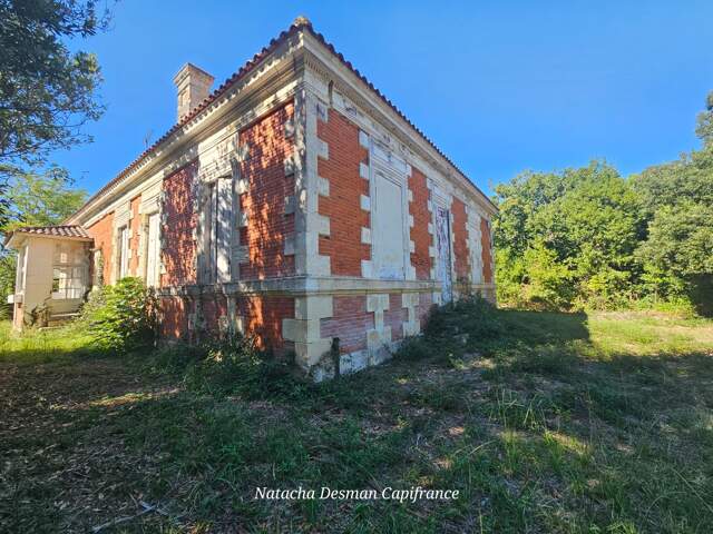 PROJET D’ENVERGURE À SOULAC-SUR-MER , Maison historique à rénover avec 36 384 m2 de foncier — photo du bien