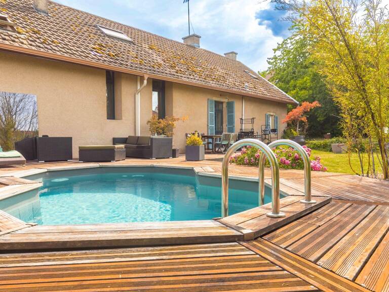 A vendre 21 Corcelles les Monts. Ancien corps de ferme de caractère avec piscine, dépendances et équipements récents — photo 1