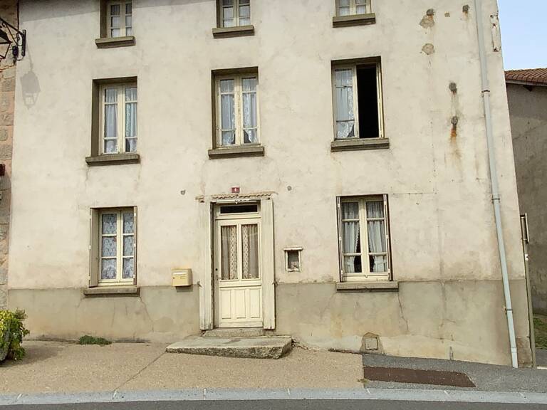 LES SALLES (42). MAISON MITOYENNE de 130 M2 avec cave voutée  dans le HAUT FOREZ — photo 1