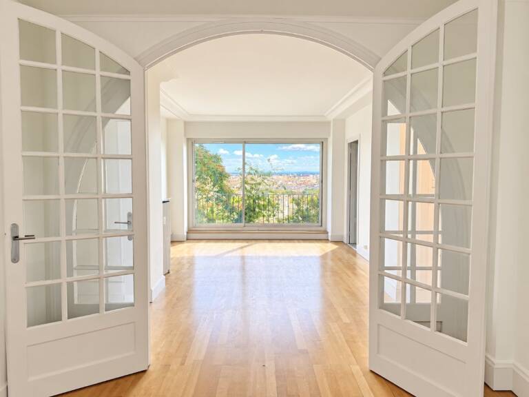 SAINTE FOY LES LYON - APPARTEMENT FAMILIAL RENOVE - AVENUE VALIOUD - VUE LYON — photo 1