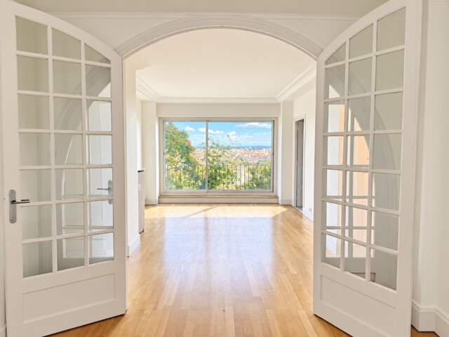 SAINTE FOY LES LYON - APPARTEMENT FAMILIAL RENOVE - AVENUE VALIOUD - VUE LYON — photo du bien