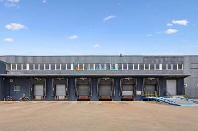 Local industriel  11882 €