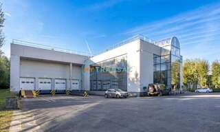 Local industriel  1637 m² à louer à Bussy-Saint-Georges (77600)