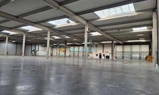 Local industriel  2377 m² à louer à Bussy-Saint-Georges (77600)