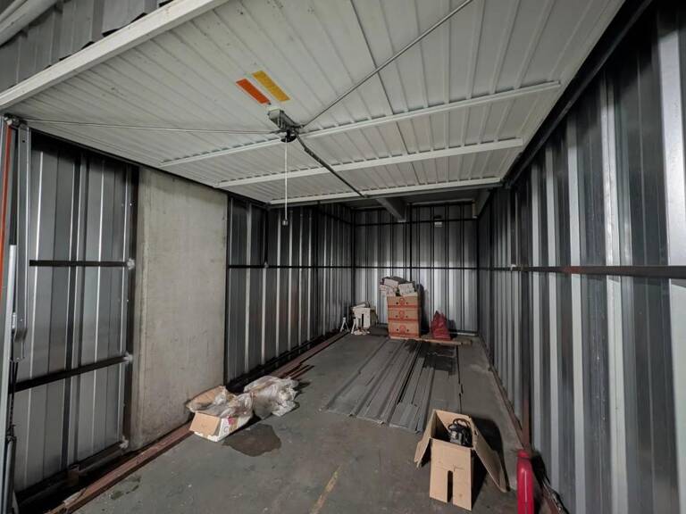 GARAGE — photo 1