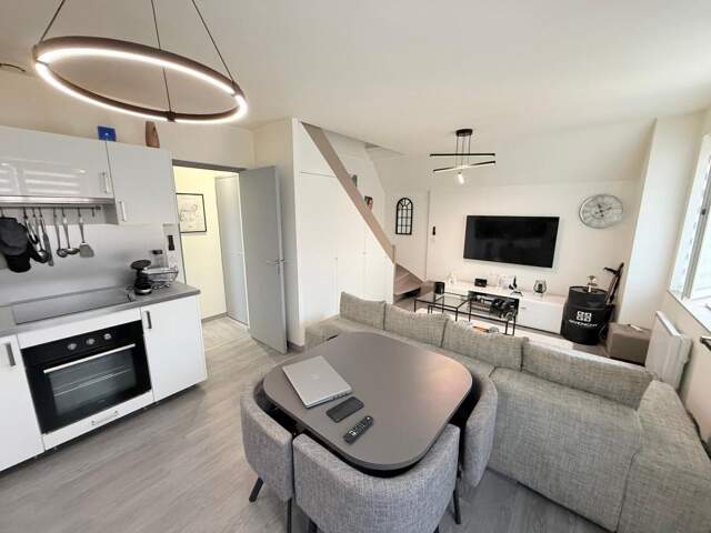 Appartement À Vendre — photo du bien