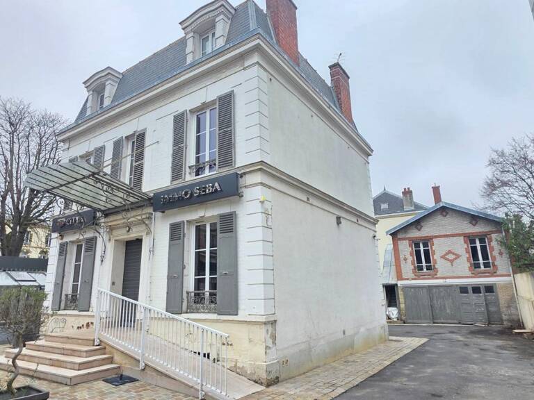 Maison À Vendre — photo 1
