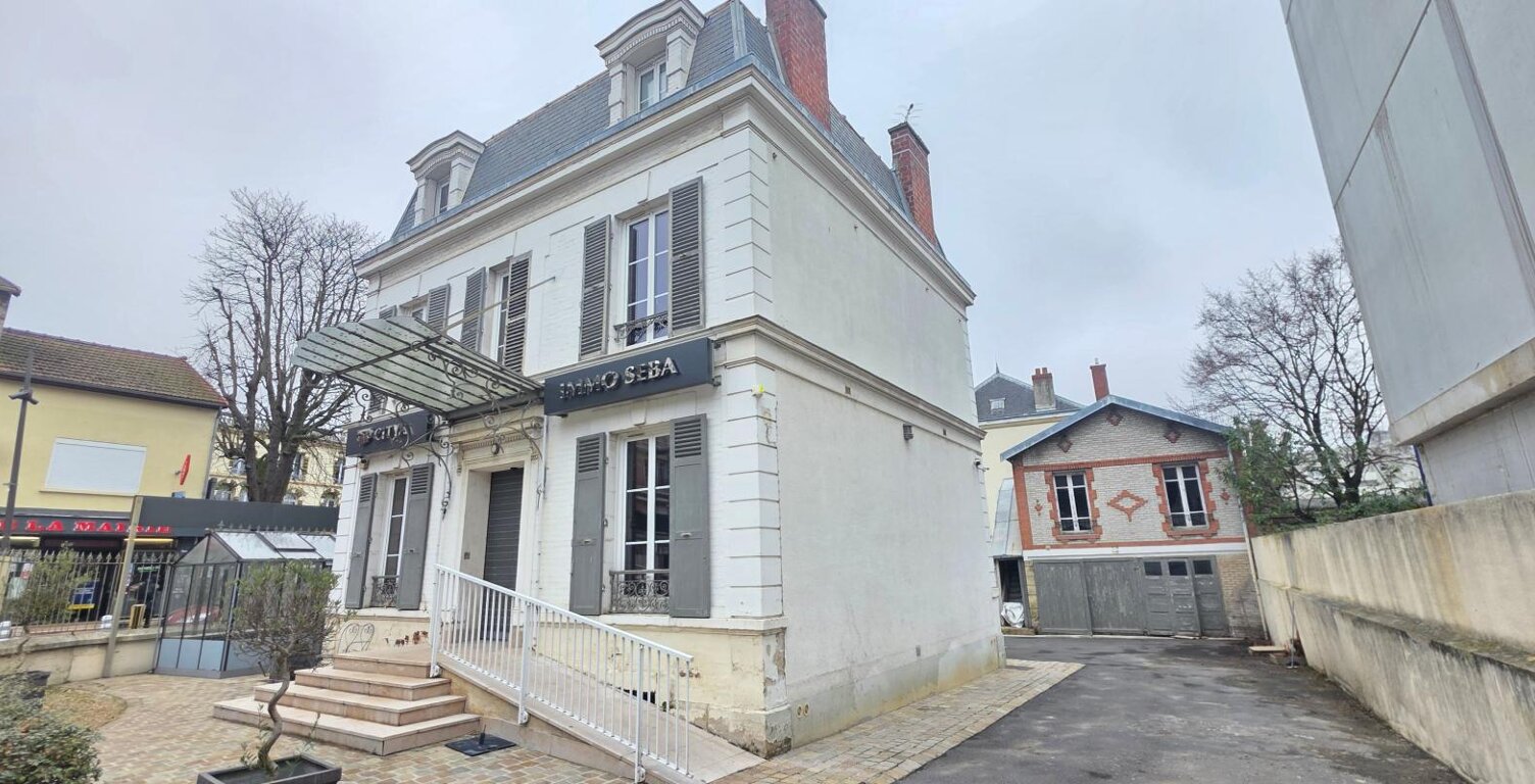 Maison À Vendre — photo 1