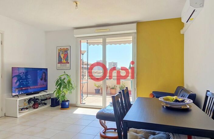 Appartement À Vendre T2 de 41 m² , ascenseur, terrasse et place privative sous-sol LA SEYNE SUR MER — photo 2