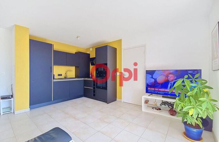 Appartement À Vendre T2 de 41 m² , ascenseur, terrasse et place privative sous-sol LA SEYNE SUR MER — photo 4