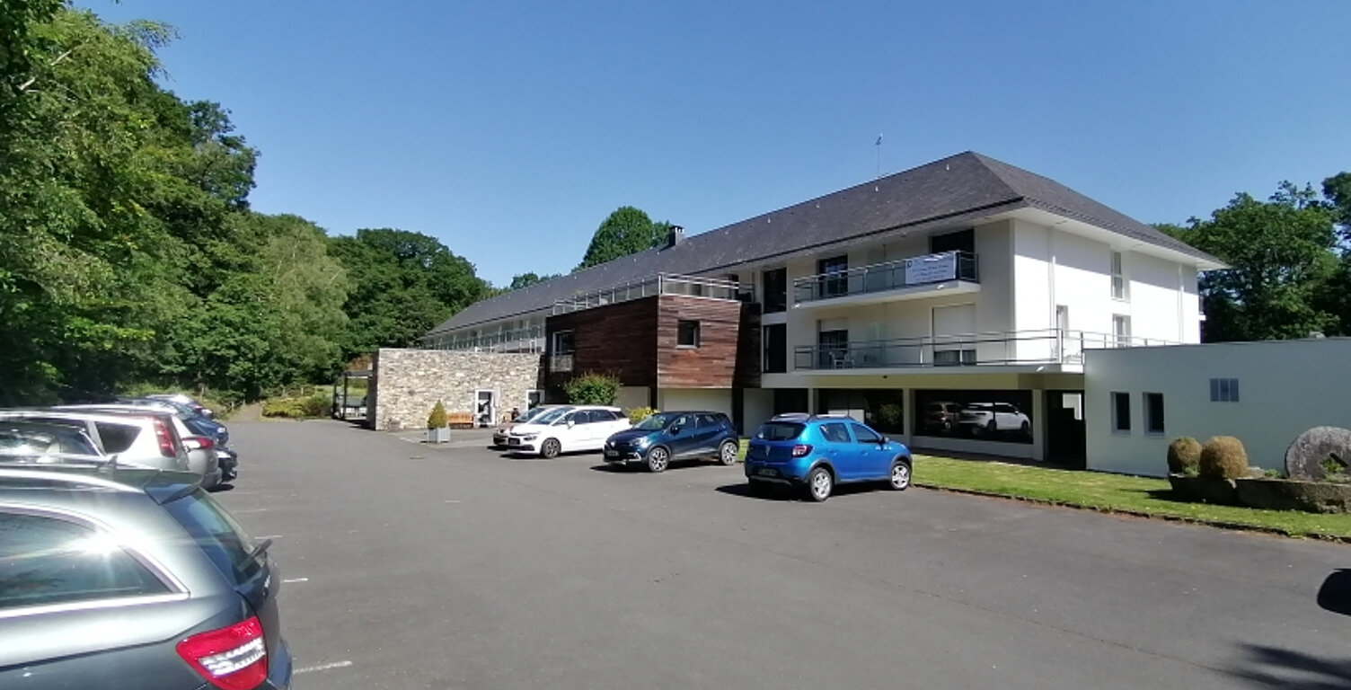 BAGNOLES DE L'ORNE (61140) , DANS UNE RESIDENCE SENIORS,  Station thermale,   appartement 1 pièce, 30  m2 environ, PRIX 75 000  honoraires 7,14% inclus à la charge de l'acquéreur soit 70 000  hors honoraires — photo 1