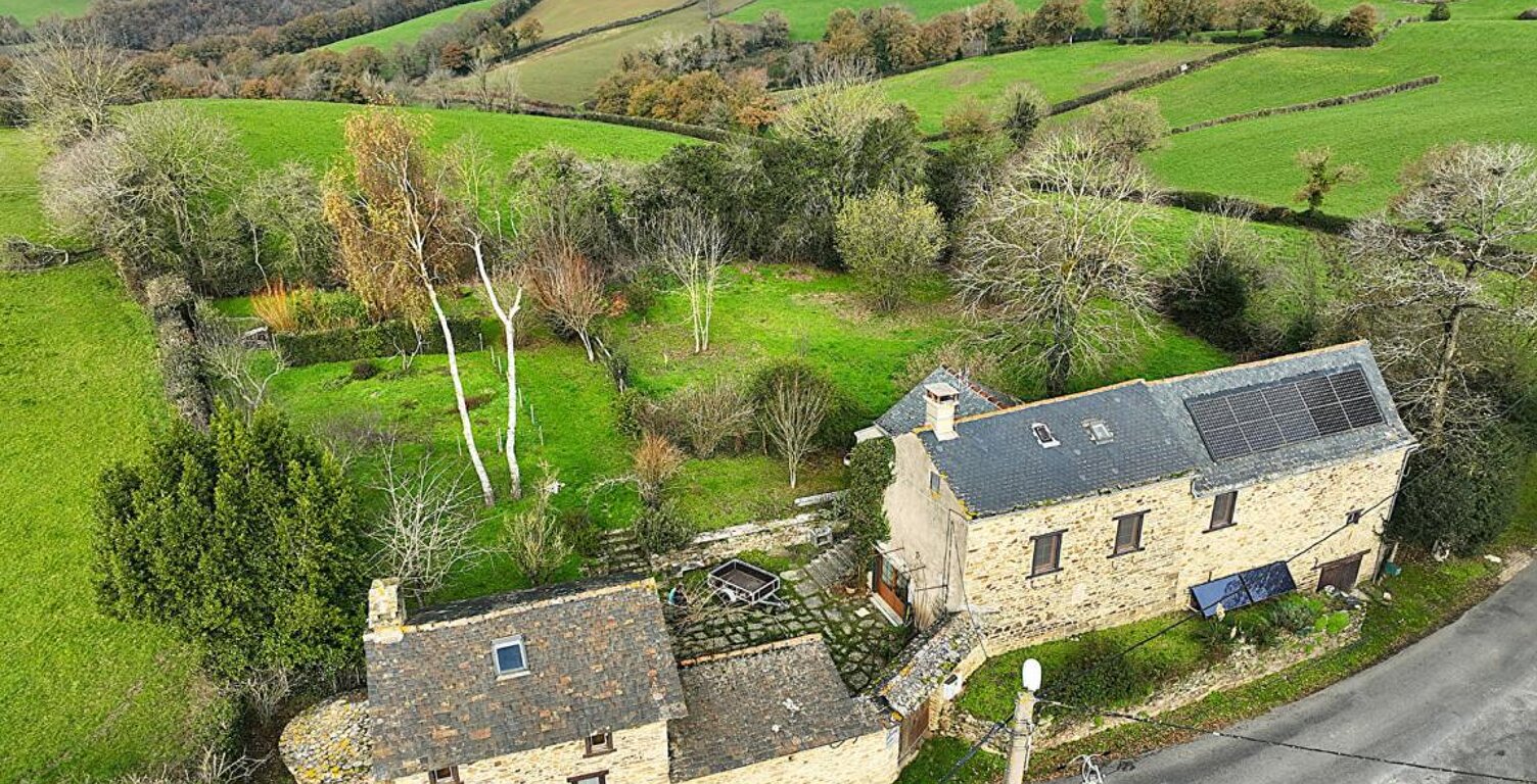 Ensemble immobilier avec gîte et potentiel second gîte - Maison T7 de 211 m² sur terrain arboré — photo 1