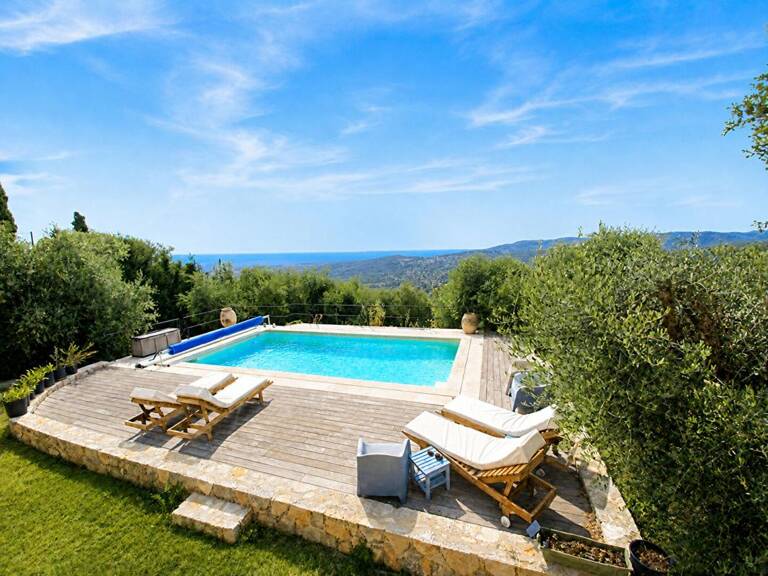 Villa rénovée vue mer, 5 suites, proche village — photo 1