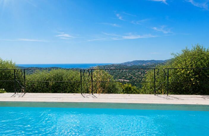 Villa rénovée vue mer, 5 suites, proche village — photo 3
