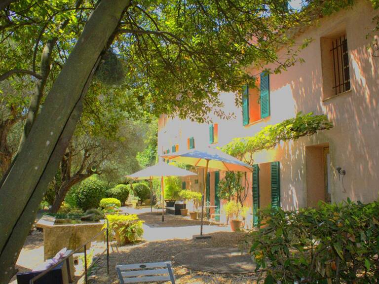Mas du XVIIIème Siècle de 300 m² sur domaine de 15 000 m² — photo 1