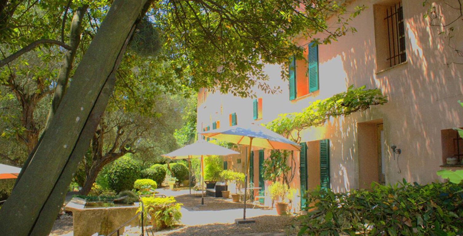 Mas du XVIIIème Siècle de 300 m² sur domaine de 15 000 m² — photo 1