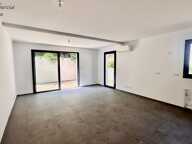 SIX FOURS LES PLAGES - CONSTRUCTION RECENTE - APPARTEMENT DE TYPE 3 - JARDIN 72 M² - PARKING PRIVATIF SOUS SOL — photo 4