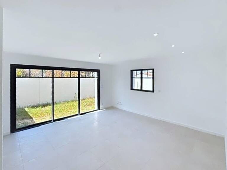 Appartement 2 chambres avec jardin — photo 1