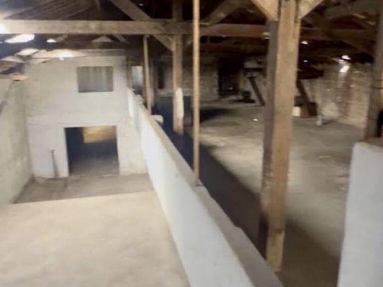 Location Hangar 1 200 m&sup2; — photo 1
