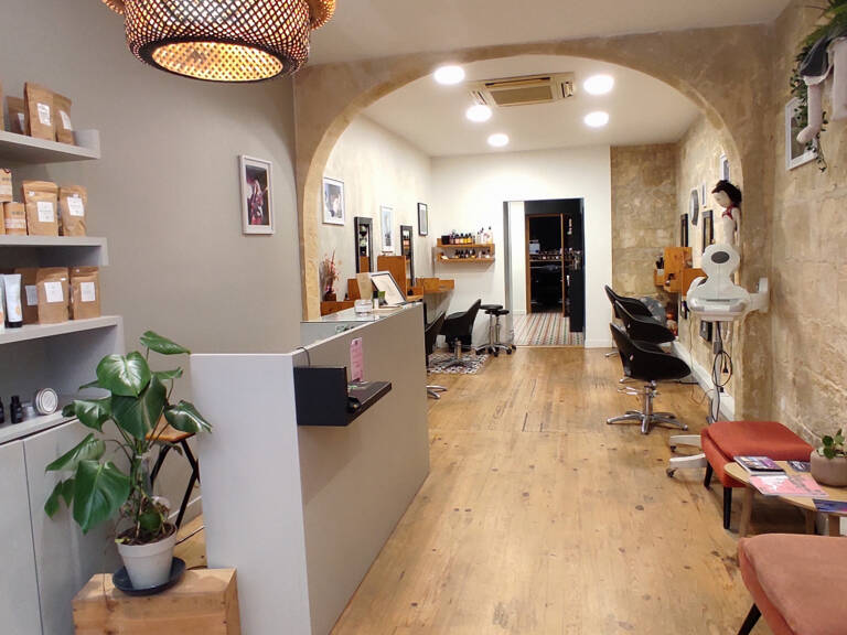 FOND DE COMMERCE salon de coiffure HYPER CENTRE BORDEAUX — photo 1