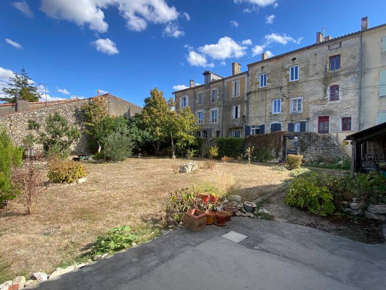 230 m², des volumes rares au cœur d'un village vivant — photo 1
