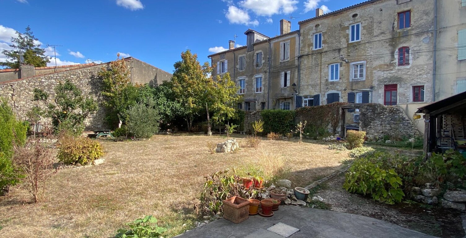 230 m², des volumes rares au cœur d'un village vivant — photo 1