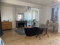 230 m², des volumes rares au cœur d'un village vivant — photo 2