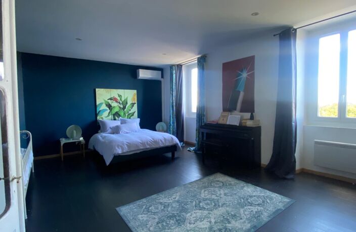 230 m², des volumes rares au cœur d'un village vivant — photo 5