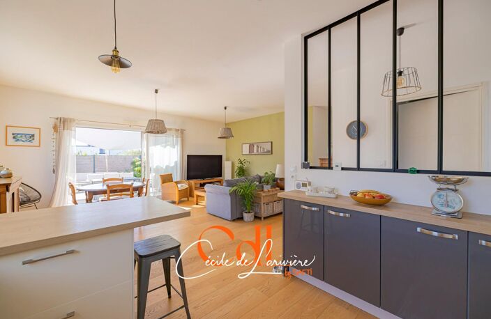Maison contemporaine de plain-pied avec joli jardin — photo 3
