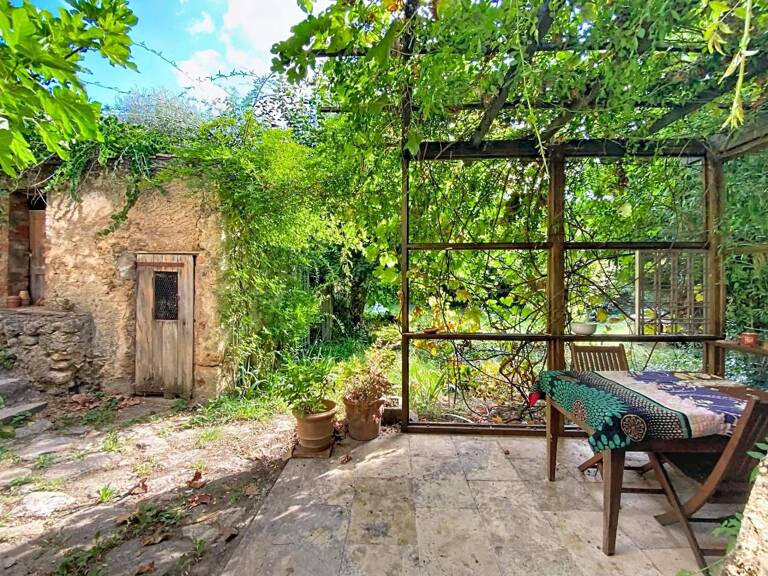 Appartement en rez de chaussée avec jardin de 427m² — photo 1