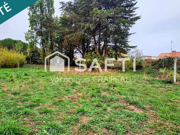 TERRAIN CONSTRUCTIBLE  704 m²  À 5 MINUTES DE BRÉTIGNOLLES-SUR-MER ET SAINT-GILLES-CROIX-DE-VIE — photo 1