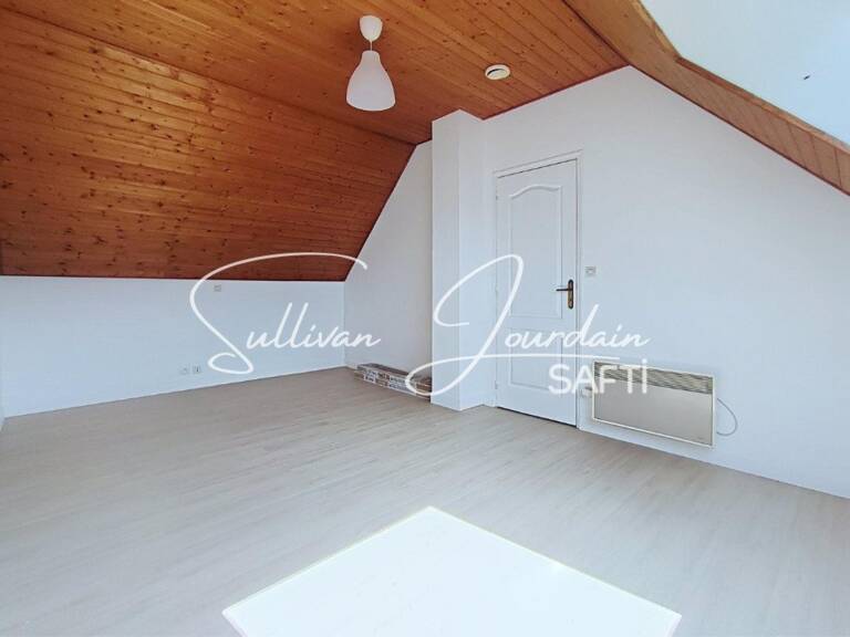 Charmante maison en pierre de 143 m² au calme. — photo 1