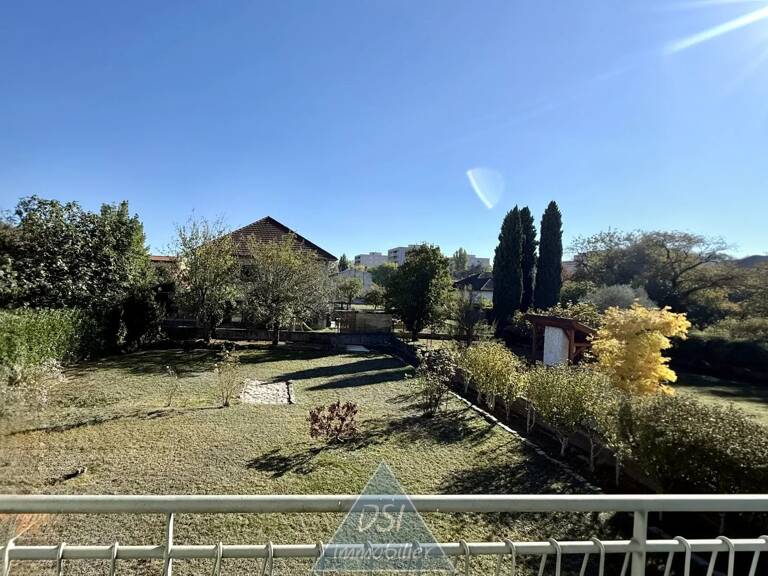 RILLIEUX-LA-PAPE – SECTEUR VILLAGE – PERICA-LA-ROUE – MAISON FAMILIALE D’ENVIRON 111 m² AVEC SOUS-SOL COMPLET, GARAGE SUR TERRAIN CLOS DE 941 m² ET POSSIBILITÉ D’AGRANDISSEMENT — photo 1