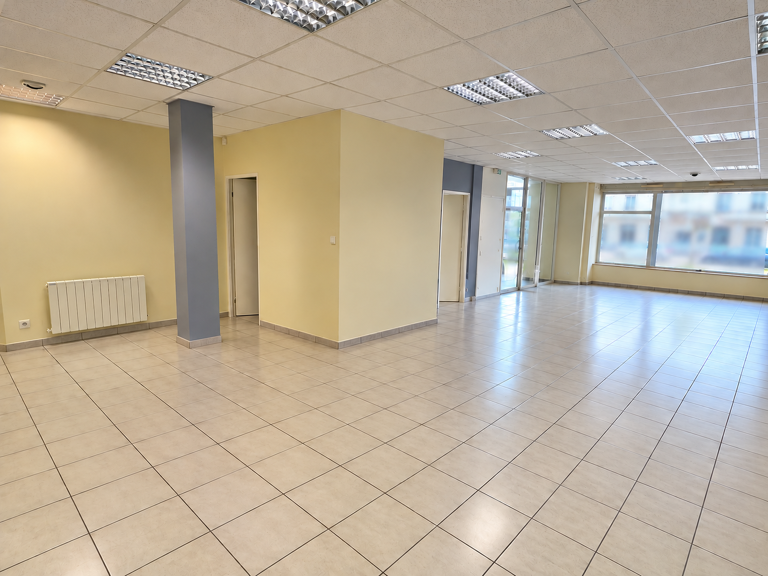 Local commercial à vendre 110m2 proche Place de La Républiqu — photo 1