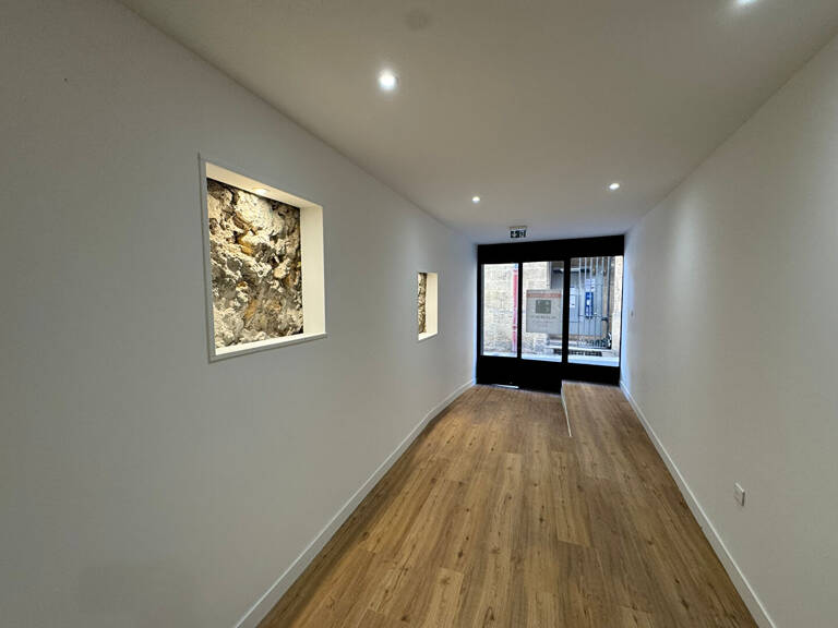 LOCAL COMMERCIAL AIX PLACE MAIRIE — photo 1