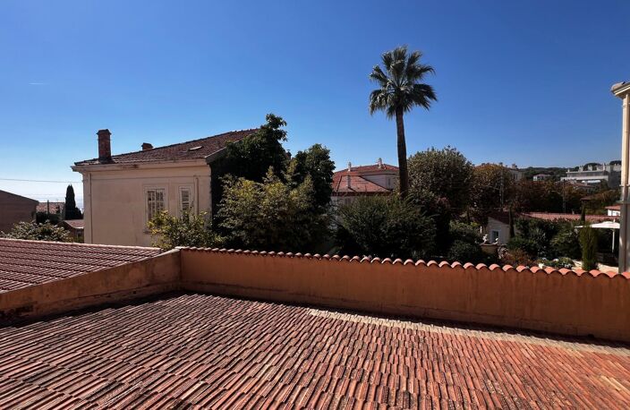 SOUS OFFRE Cannes Broussailles : Immeuble complet. — photo 2