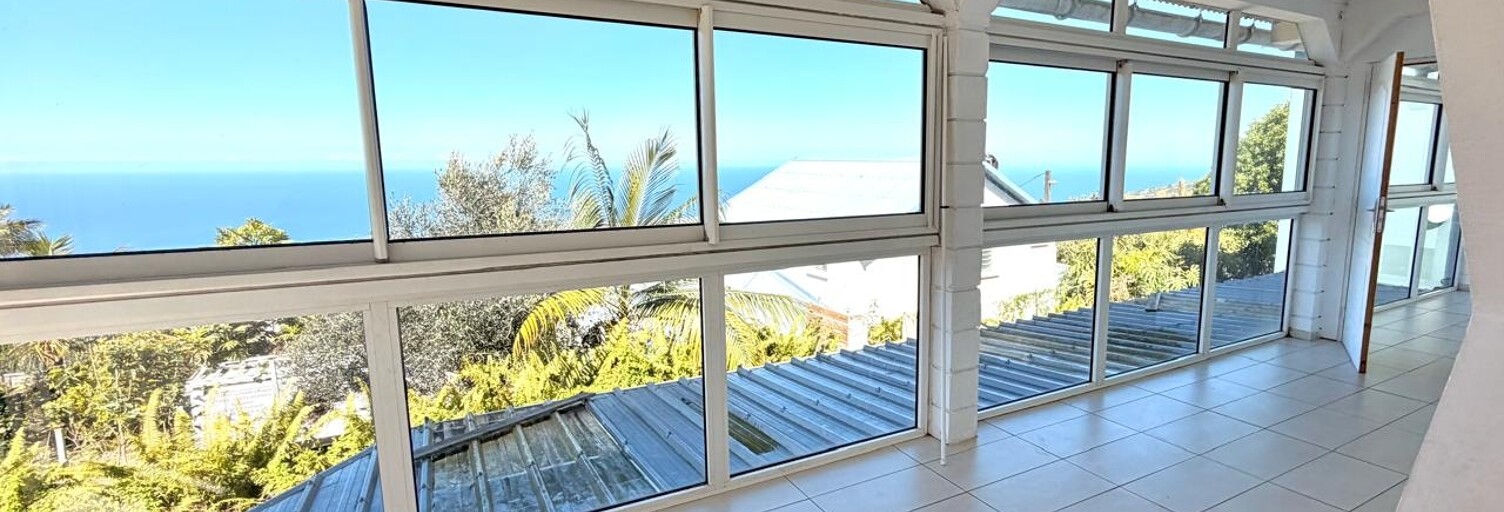 Maison 5 Pièces 113 m² à vendre à L'Étang-Salé (97427)