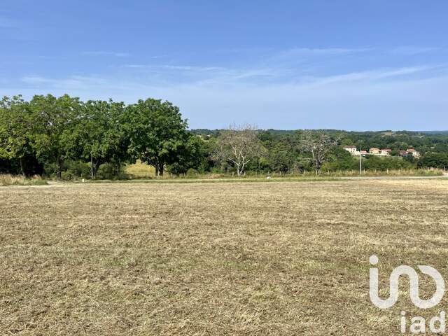 Vente Terrain 2 210 m&sup2; — photo du bien